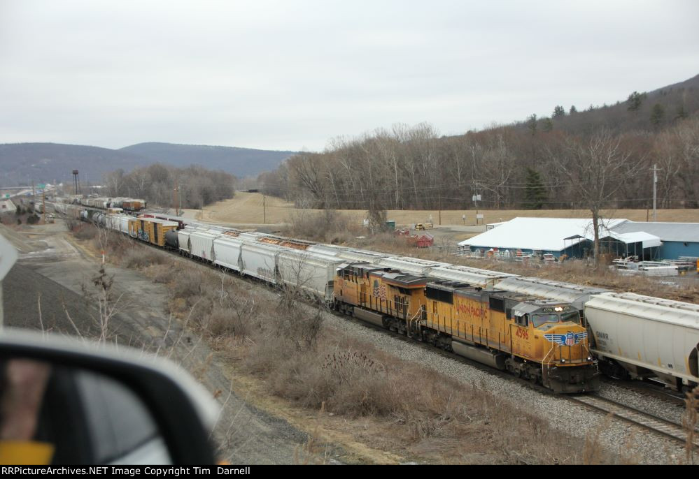 UP 4596, 8221 on NS 315 working the yard.